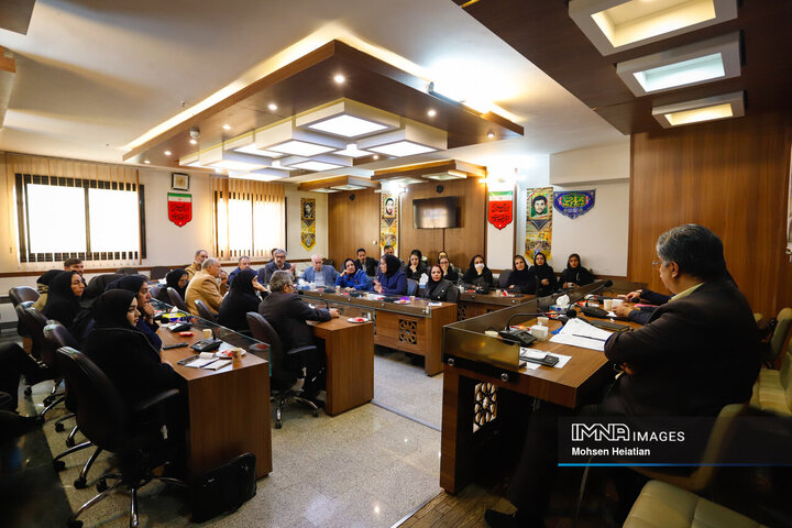 نشست هم‌‌اندیشی اصحاب رسانه اصفهان با مدیرکل ارتباطات و امور بین‌الملل شهرداری