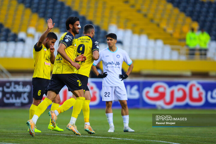 دیدار سپاهان گلگهر سیرجان