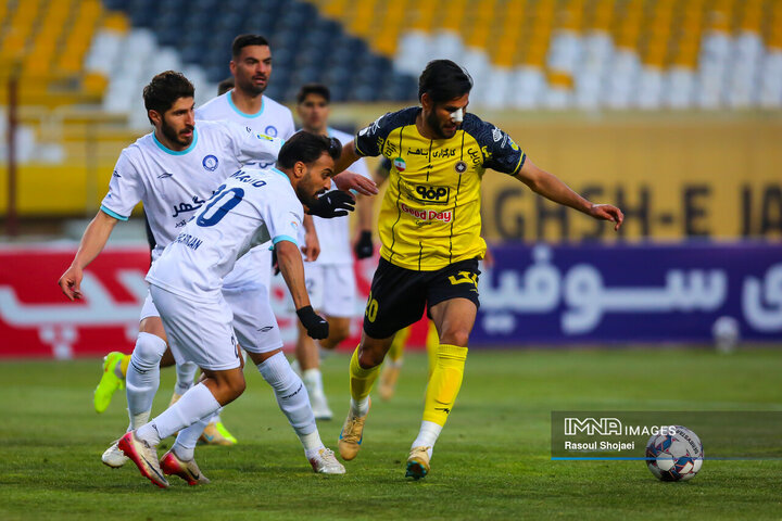 دیدار سپاهان گلگهر سیرجان