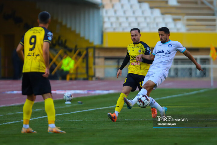 دیدار سپاهان گلگهر سیرجان