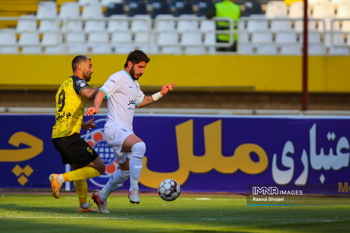 دیدار سپاهان گلگهر سیرجان