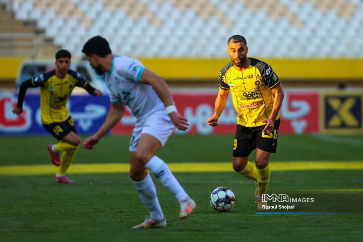 دیدار سپاهان گلگهر سیرجان