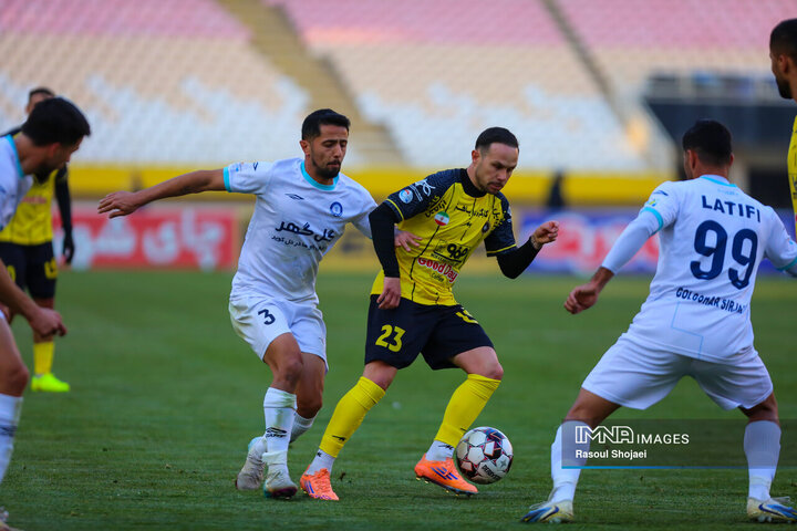 دیدار سپاهان گلگهر سیرجان