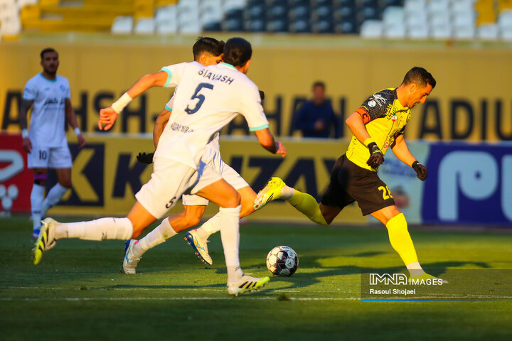 دیدار سپاهان گلگهر سیرجان