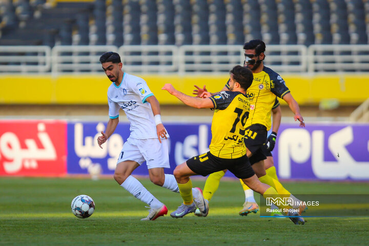 دیدار سپاهان گلگهر سیرجان