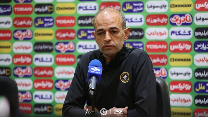 از بازیکنانم راضی هستم/ چرا نباید قهرمان شویم؟