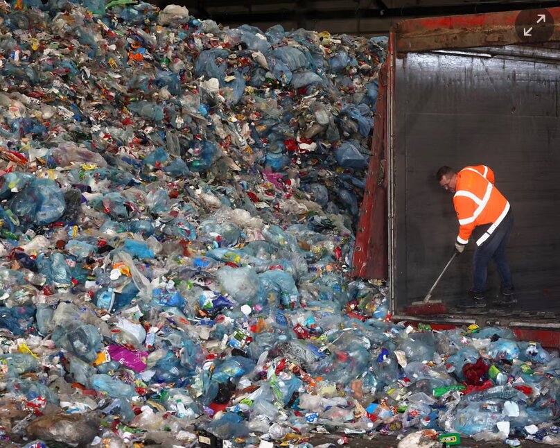 زباله دیگر دفن نمیشود؛ این کشور با پسماند شهر میسازد