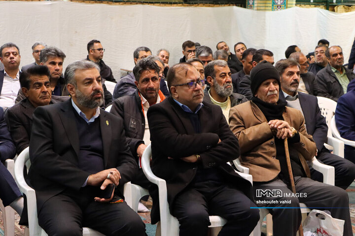 میز خدمت بررسی مشکلات شهروندان منطقه ۸ شهرداری اصفهان