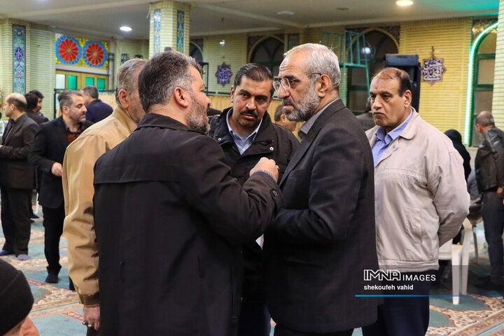 میز خدمت بررسی مشکلات شهروندان منطقه ۸ شهرداری اصفهان