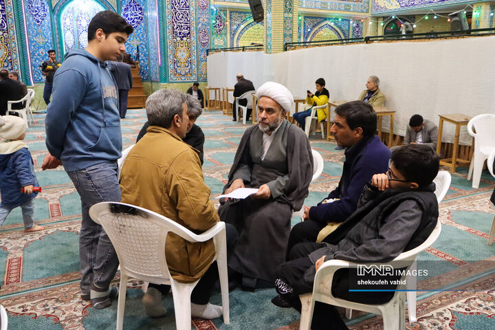 میز خدمت بررسی مشکلات شهروندان منطقه ۸ شهرداری اصفهان