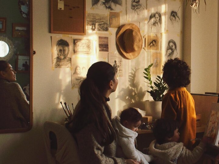 روایت مادری که بوم نقاشی را وقف مقاومت کرد