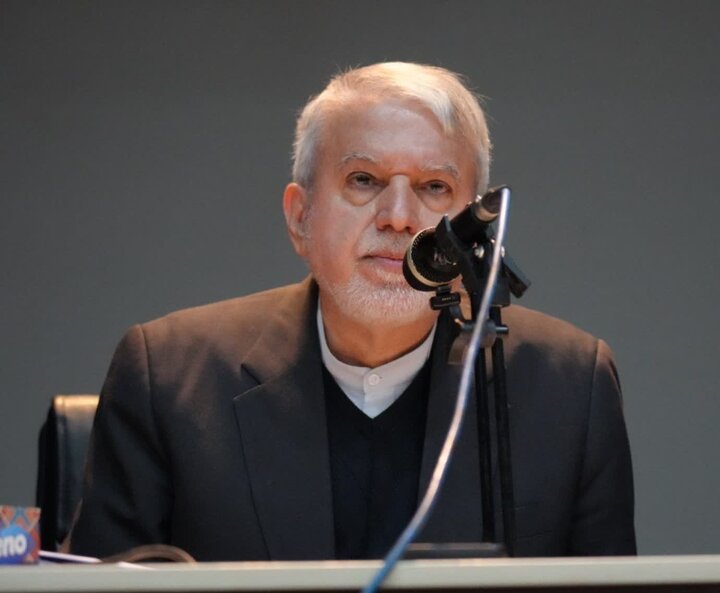 پاسخگویی مسئولان راه عبور از بحران‌های اقتصادی و اجتماعی است