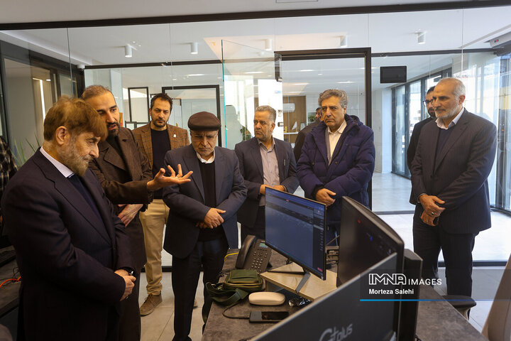 آیین بهره‌برداری از نیروگاه 8/5 مگاواتی در شهرک صنعتی مورچه خورت