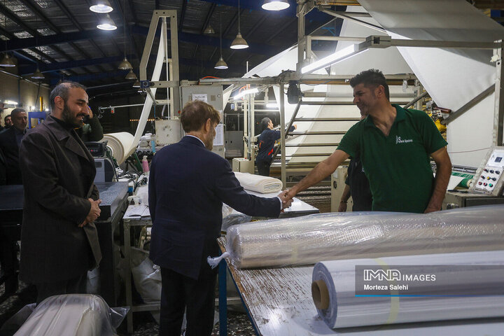 آیین بهره‌برداری از نیروگاه 8/5 مگاواتی در شهرک صنعتی مورچه خورت