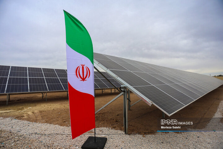 آیین بهره‌برداری از نیروگاه 8/5 مگاواتی در شهرک صنعتی مورچه خورت