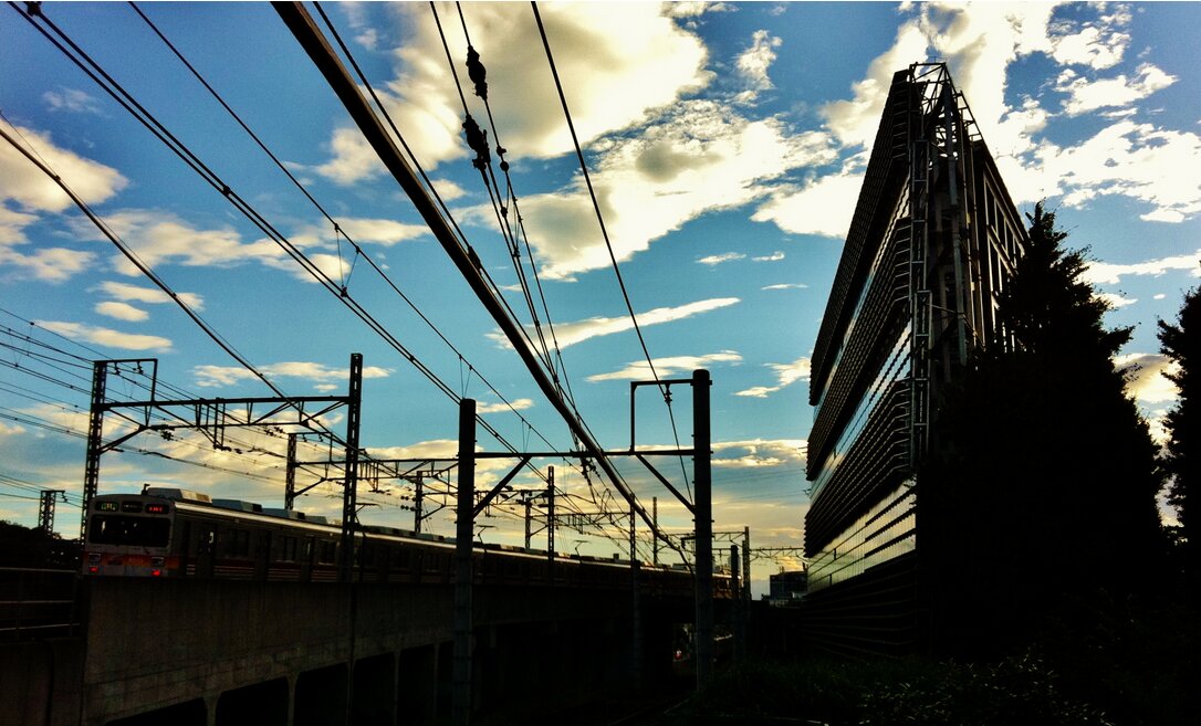 دیوارها در توکیو برق تولید میکنند