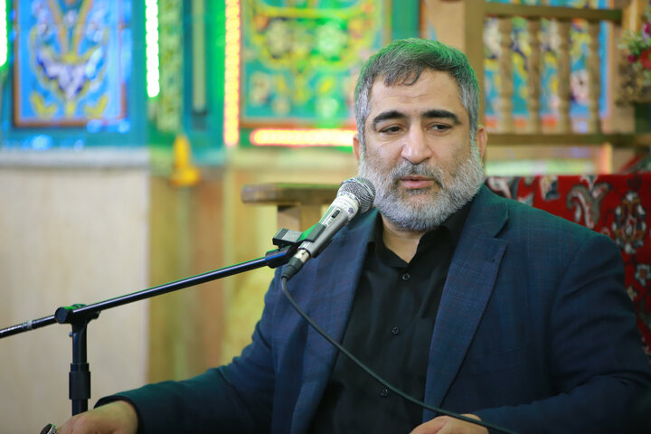 کنگرههای شعر آیینی زمینهساز رشد نسل پنجم شاعران انقلاب