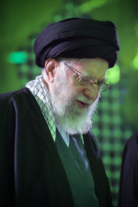 حضور رهبر معظم انقلاب در حرم مطهر حضرت امام خمینی(ره)