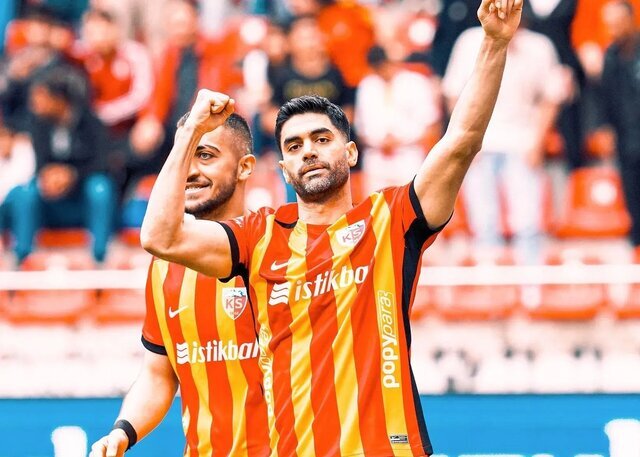 سپاهان به‌دنبال جذب هافبک سابق استقلال