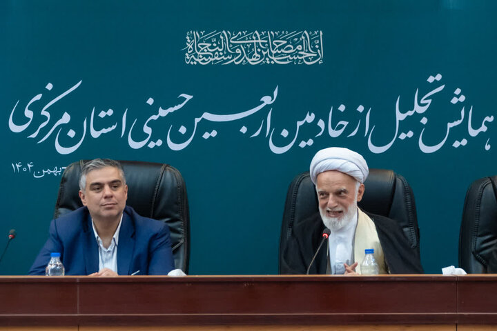 ضرورت مقاومت و ایستادگی تمام‌قد ملت در برابر توطئه‌های دشمنان