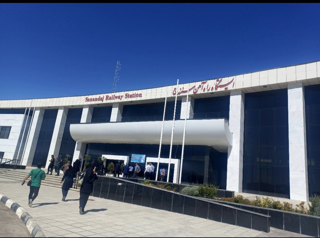 افزایش سفرهای راه‌آهن سنندج؛ مطالبه‌ای برای تحقق توسعه