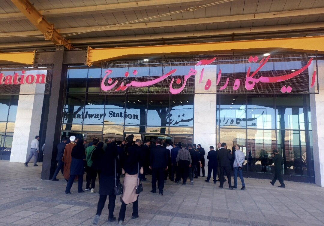 افزایش سفرهای راهآهن سنندج؛ مطالبهای برای تحقق توسعه