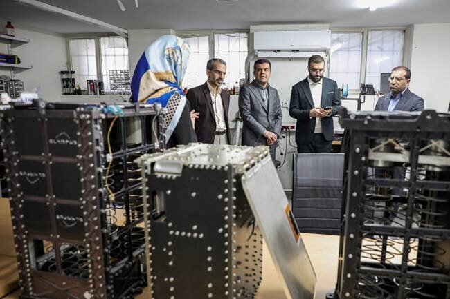 افشین: معاونت علمی از تولید بار اول سه ماهواره ملی حمایت می کند