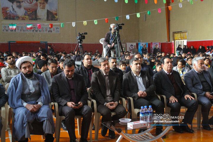 آیین استانی نواختن زنگ انقلاب