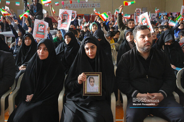 آیین استانی نواختن زنگ انقلاب