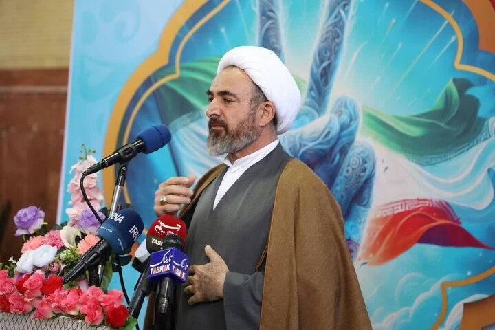 انقلاب اسلامی تحولی بزرگ و برگرفته از آموزه‌های ناب محمدی بود