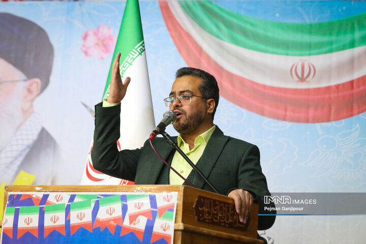 آغاز جشن‌های پیروزی انقلاب اسلامی در اصفهان
