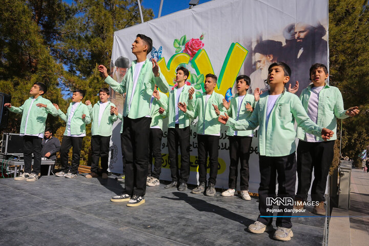 آغاز جشن‌های پیروزی انقلاب اسلامی در اصفهان