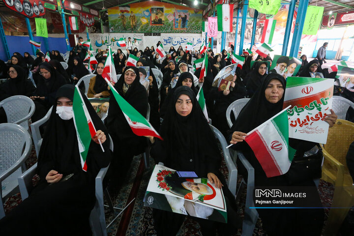 آغاز جشن‌های پیروزی انقلاب اسلامی در اصفهان