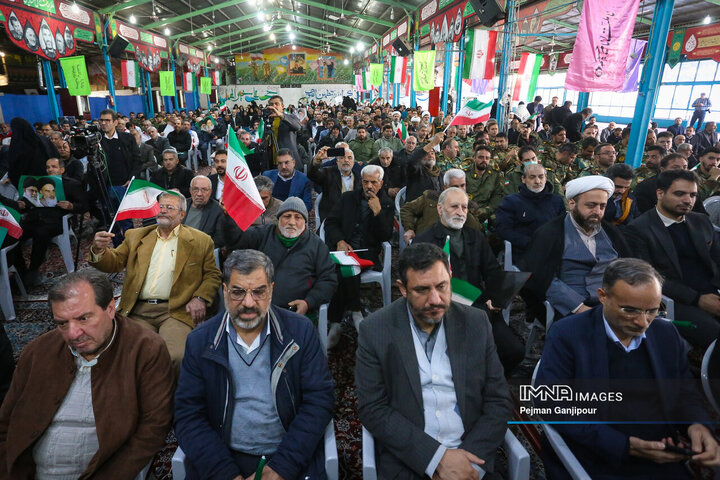 آغاز جشن‌های پیروزی انقلاب اسلامی در اصفهان