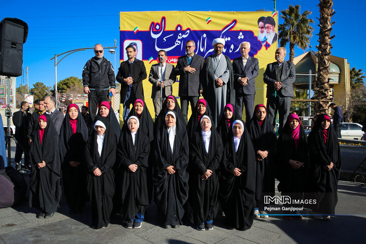 آغاز جشن‌های پیروزی انقلاب اسلامی در اصفهان