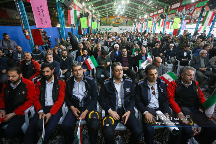 آغاز جشن‌های پیروزی انقلاب اسلامی در اصفهان
