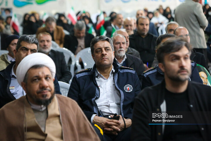 آغاز جشن‌های پیروزی انقلاب اسلامی در اصفهان