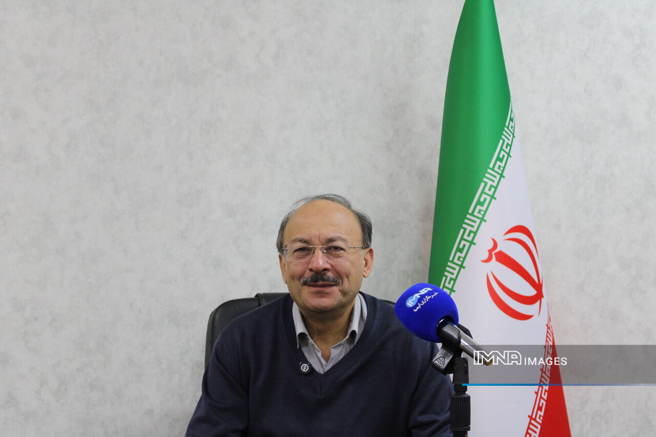 صحبت از رفراندوم در شرایط فعلی نوعی خیانت است/ تاریخ به عقب باز نمی‌گردد