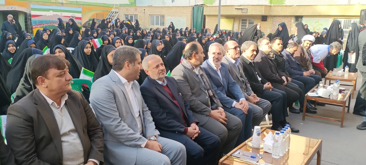 زنگ گلبانگ انقلاب نواخته شد