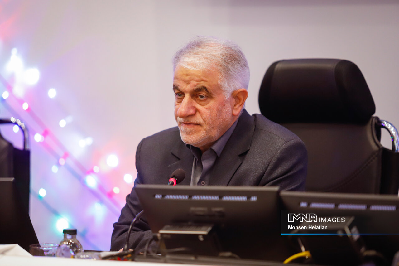  سوءمدیریت دستگاه متولی آب، نباید حقابه فضای سبز اصفهان را دچار خدشه کند