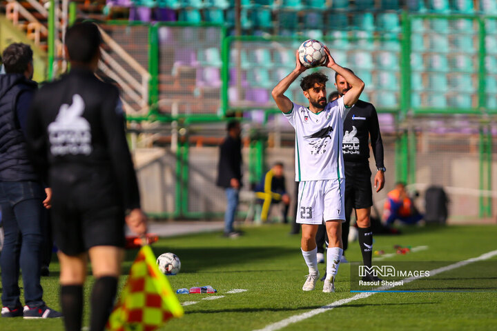 فولاد ۲ _ ذوب‌آهن ۱/ اشتباهات فردی کار دست گاندوها داد