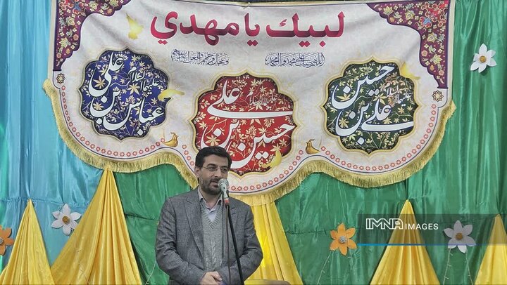 چراغ مساجد منطقه ۱۰ اصفهان در شب نیمه شعبان روشن‌تر شد