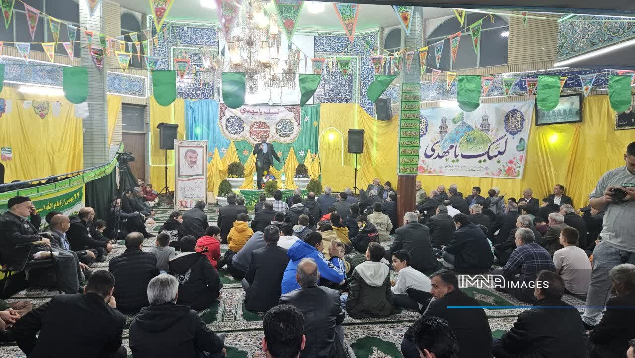 چراغ مساجد منطقه ۱۰ اصفهان در شب نیمه شعبان روشن‌تر شد