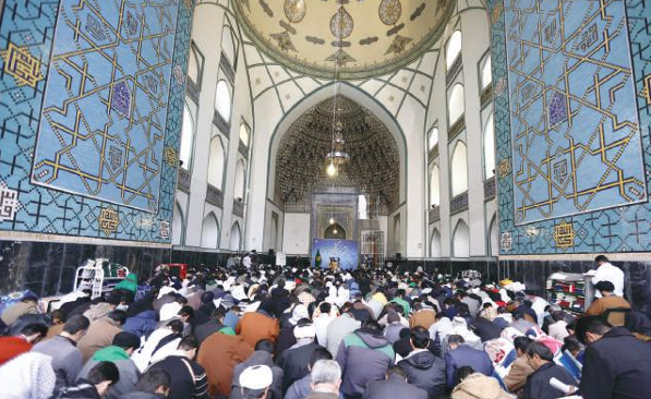 وقتی تاریخ در قاب اغوا قرار میگیرد؛ نگاهی به چهل سال صعود ایران