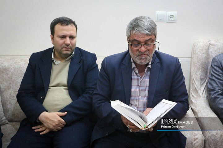 دیدار مدیران شهری اصفهان با خاواده 3 شهید مدافع امنیت