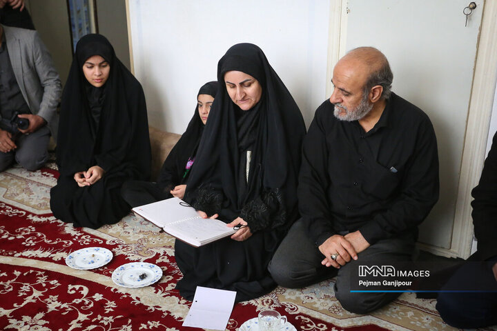 دیدار مدیران شهری اصفهان با خاواده 3 شهید مدافع امنیت