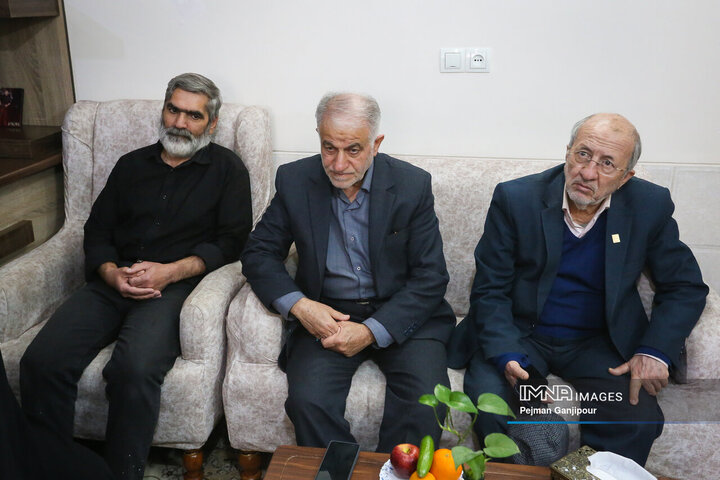 دیدار مدیران شهری اصفهان با خاواده 3 شهید مدافع امنیت