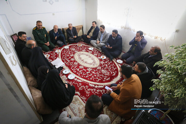 دیدار مدیران شهری اصفهان با خاواده 3 شهید مدافع امنیت