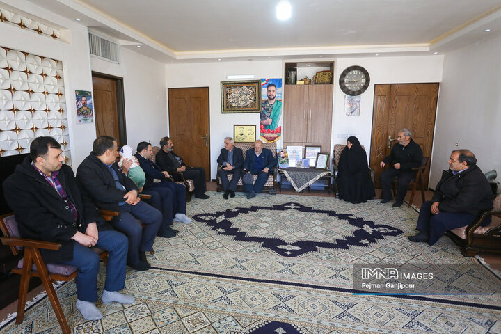 دیدار مدیران شهری اصفهان با خاواده 3 شهید مدافع امنیت
