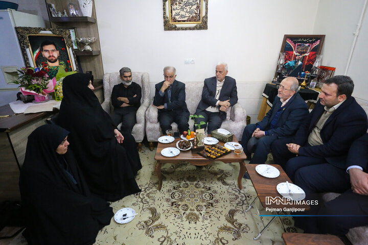 دیدار مدیران شهری اصفهان با خاواده 3 شهید مدافع امنیت
